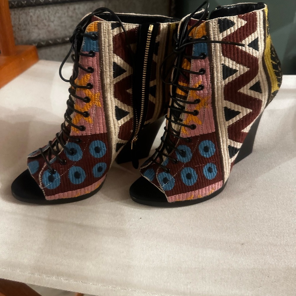 BURBERRY Embroidered Lace-Up Peep Toe Ankle Booties - Multi